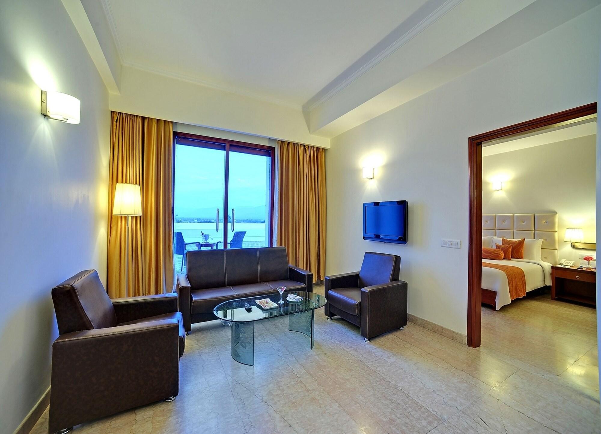 Royal Sarovar Portico Siliguri Zewnętrze zdjęcie