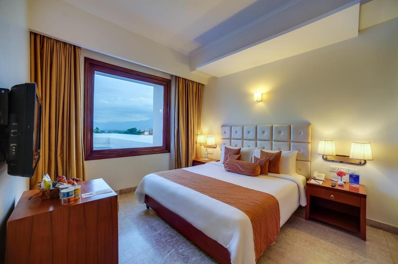 Royal Sarovar Portico Siliguri Zewnętrze zdjęcie