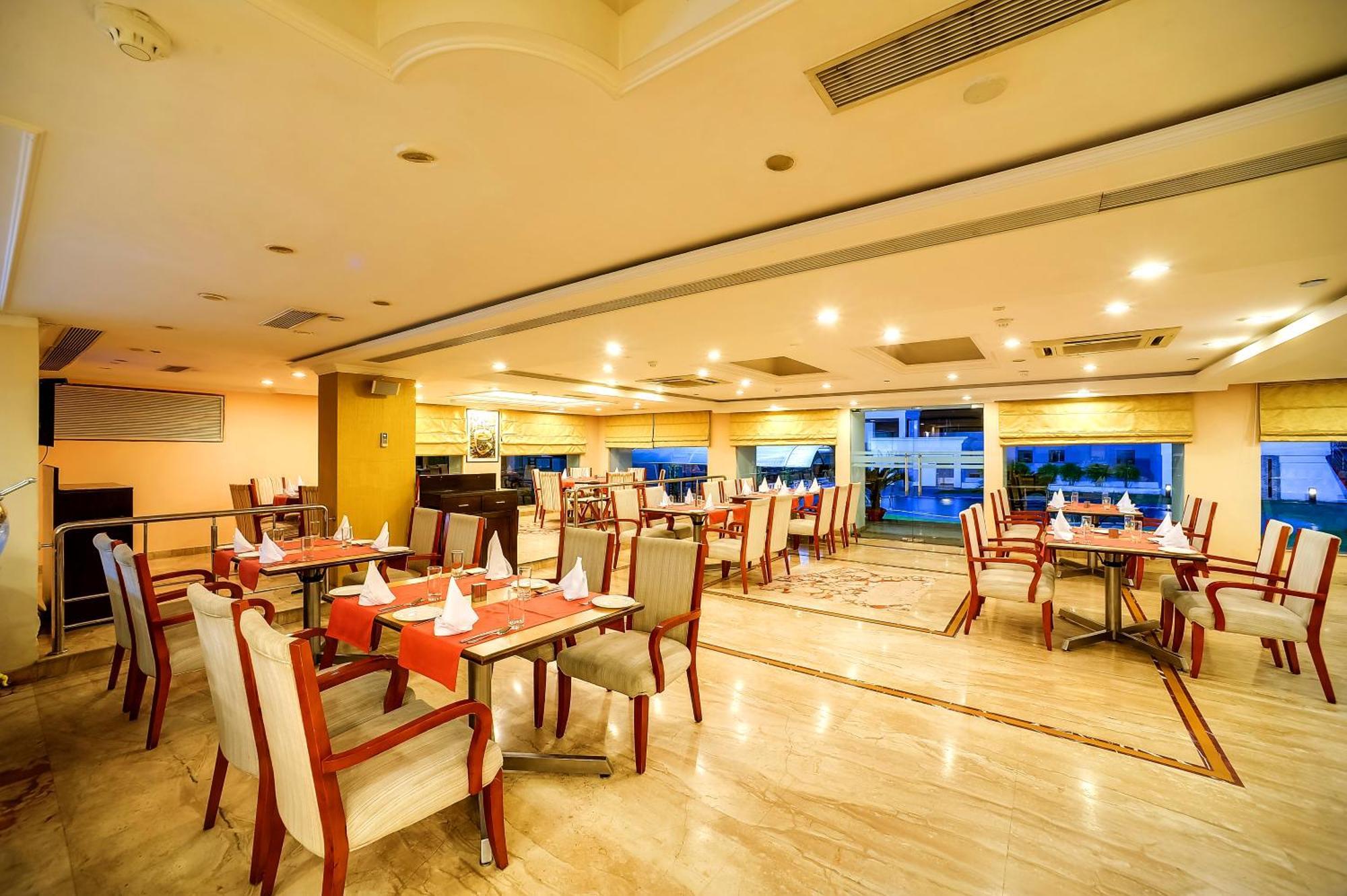 Royal Sarovar Portico Siliguri Zewnętrze zdjęcie