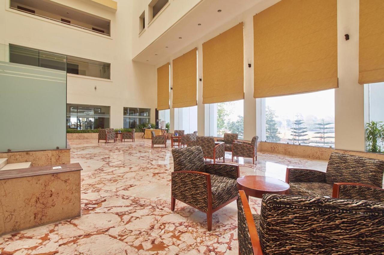 Royal Sarovar Portico Siliguri Zewnętrze zdjęcie