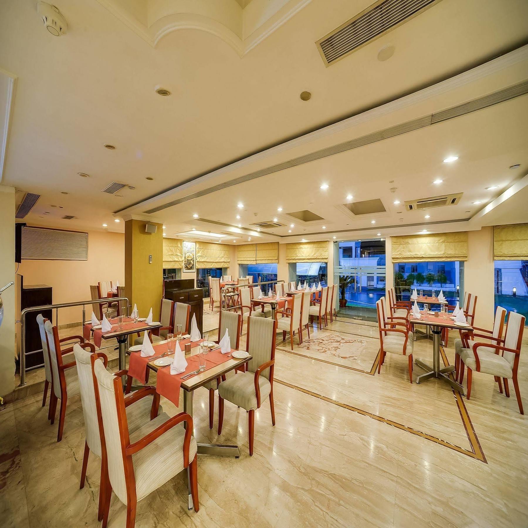 Hotel Royal Sarovar Portico Siliguri Zewnętrze zdjęcie