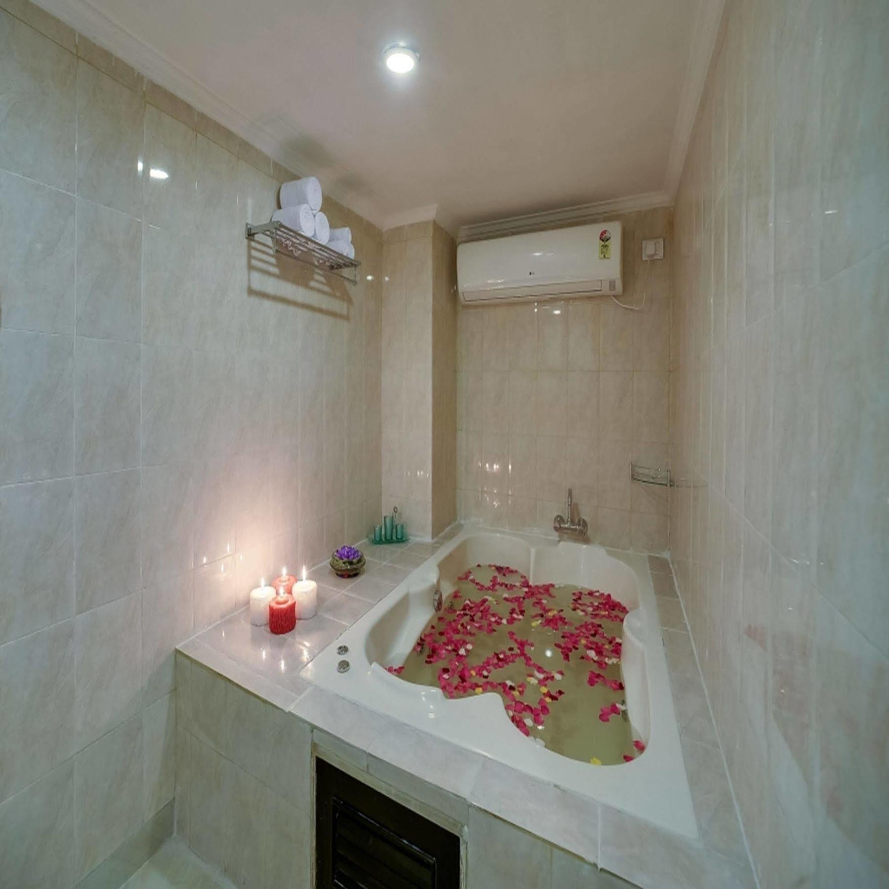 Royal Sarovar Portico Siliguri Zewnętrze zdjęcie