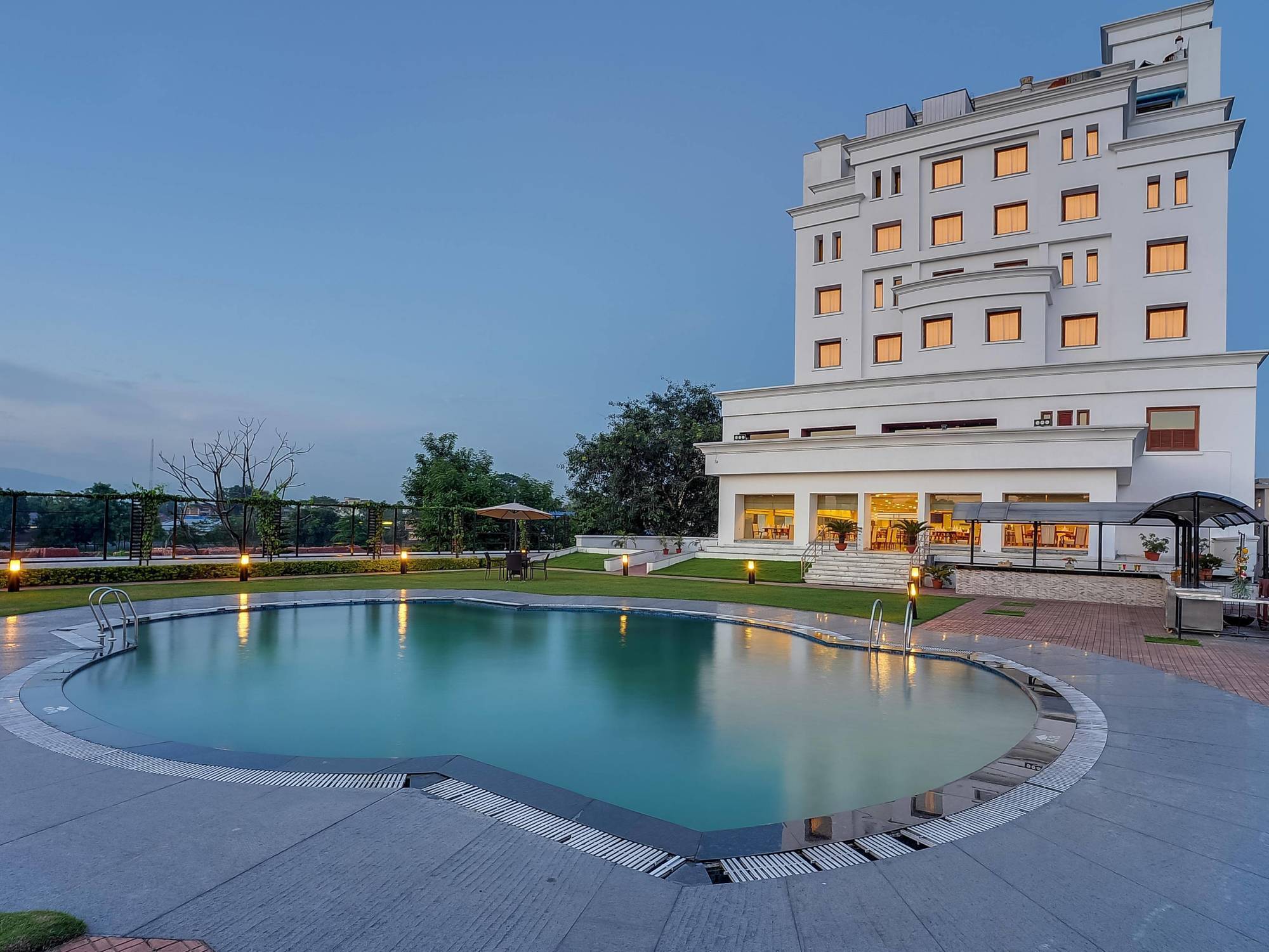 Hotel Royal Sarovar Portico Siliguri Zewnętrze zdjęcie